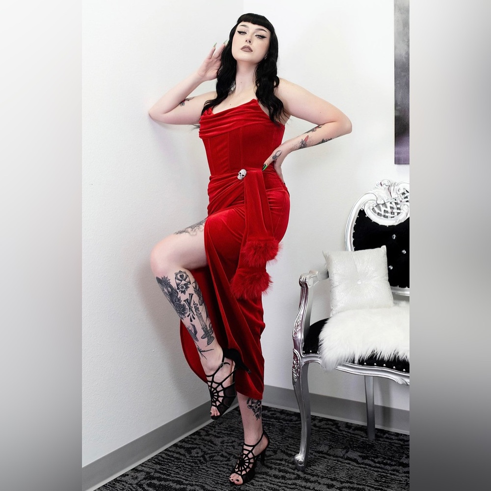 Weasel Wear Red Velvet Gown w/ Draped Neckline & Faux-Fur and Skull Accent, Sz L - Picture 2 of 9